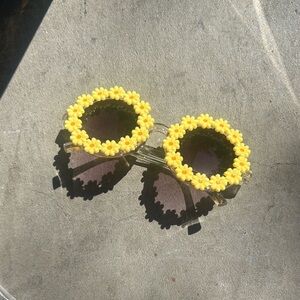 Girls Yellow Daisy Round Sunglasses